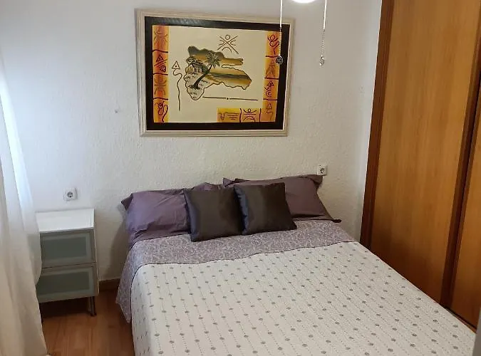 Coqueto Apartamento En Playa-centro De *